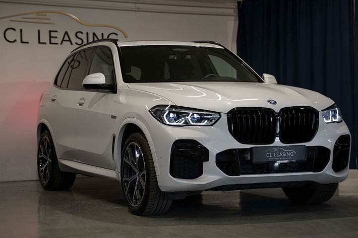 Hvid BMW X5 fra 2023