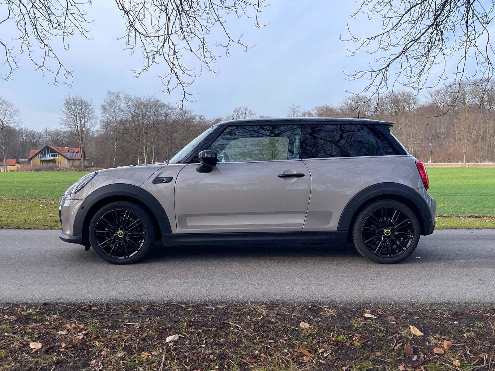 Mini Cooper SE Collection