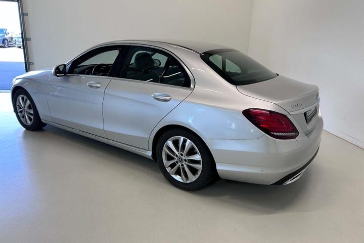 Sølv Mercedes C200 fra 2019