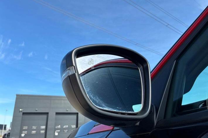 Sort Opel Mokka-e fra 2023