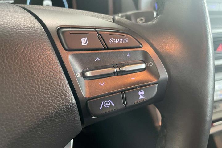 Blå Hyundai Kona fra 2022