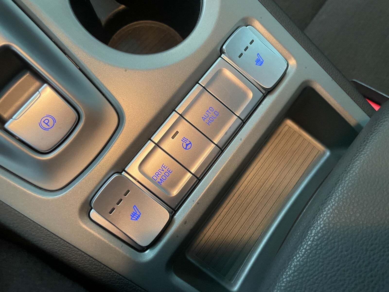 Blå Hyundai Kona fra 2022