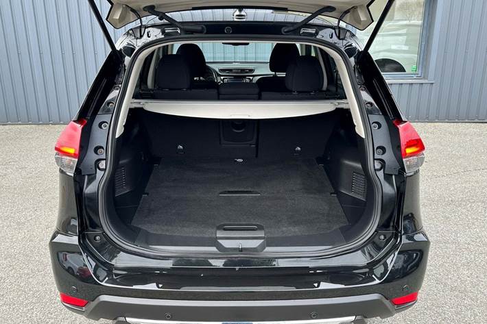 Sort Nissan X-Trail fra 2019