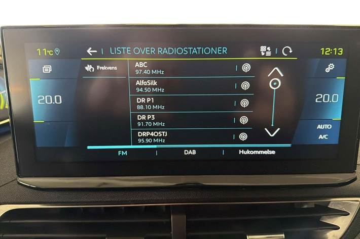 Grå Peugeot 3008 fra 2020