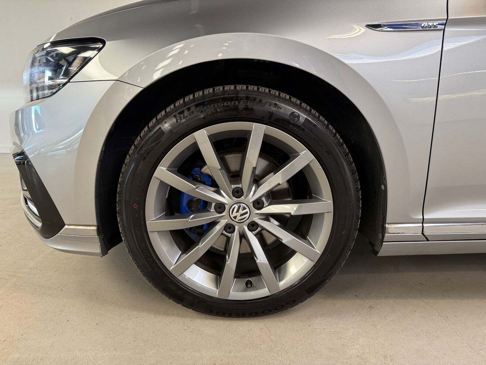 Sølv VW Passat fra 2020