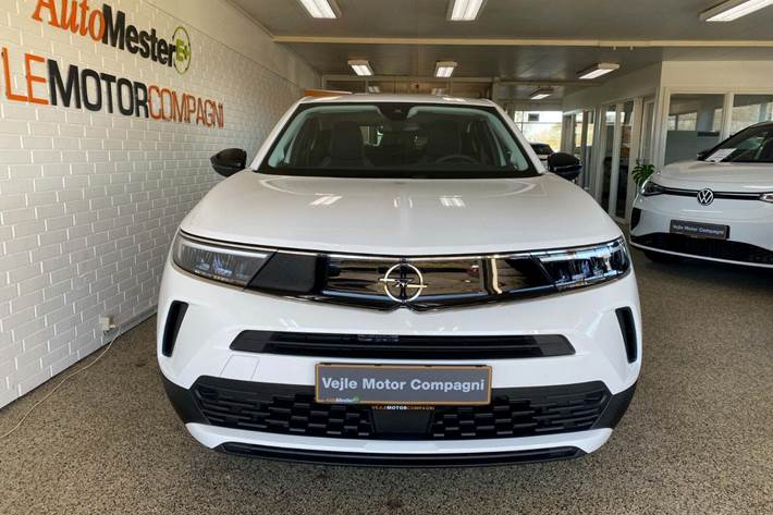 Hvid Opel Mokka-e fra 2023