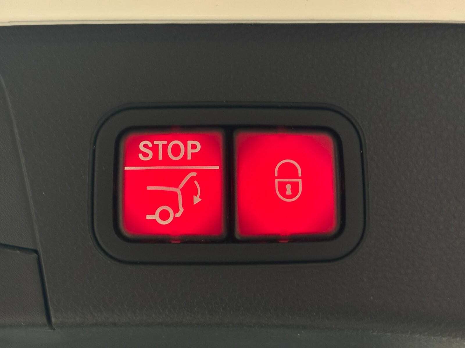 Hvid Mercedes C63 fra 2017