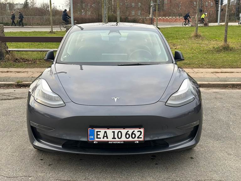 Tesla Model 3 Long Range AWD