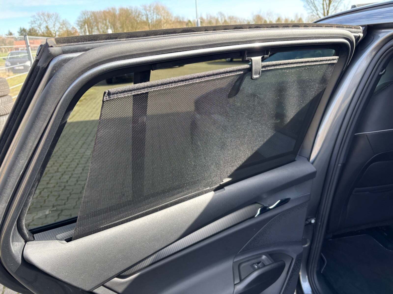 Grå Skoda Enyaq fra 2023