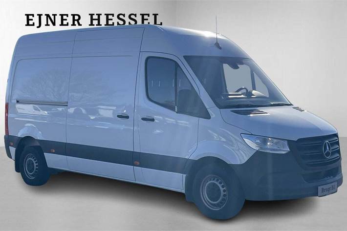 Hvid Mercedes Sprinter 215 fra 2023