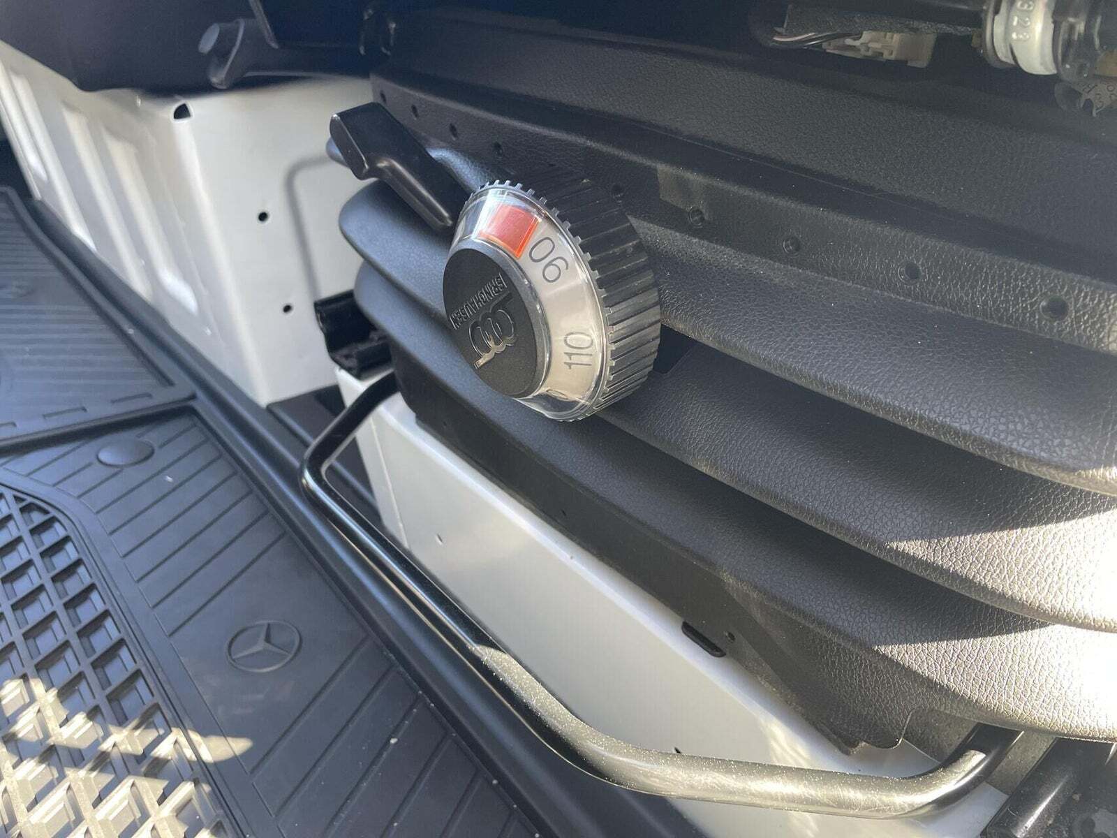 Hvid Mercedes Sprinter 215 fra 2023