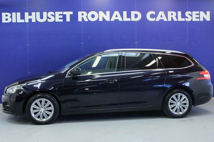 Blå Peugeot 308 fra 2018