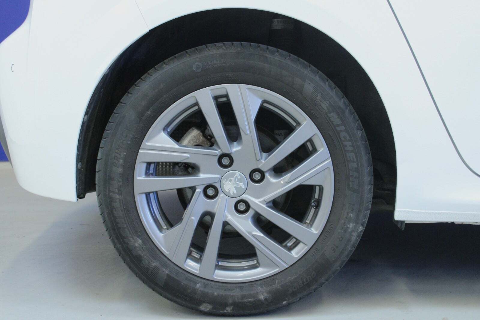 Hvid Peugeot 208 fra 2021