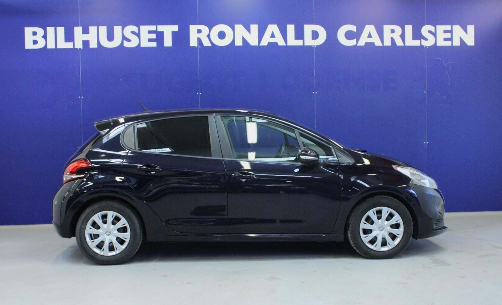 Blå Peugeot 208 fra 2018