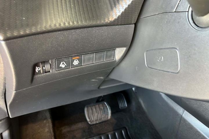 Bronze Peugeot 2008 fra 2020
