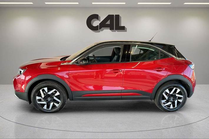 Rød Opel Mokka-e fra 2023