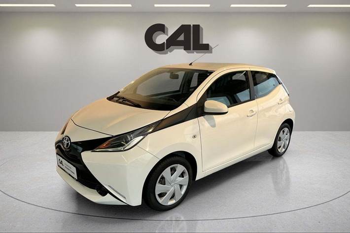 Hvid Toyota Aygo fra 2015