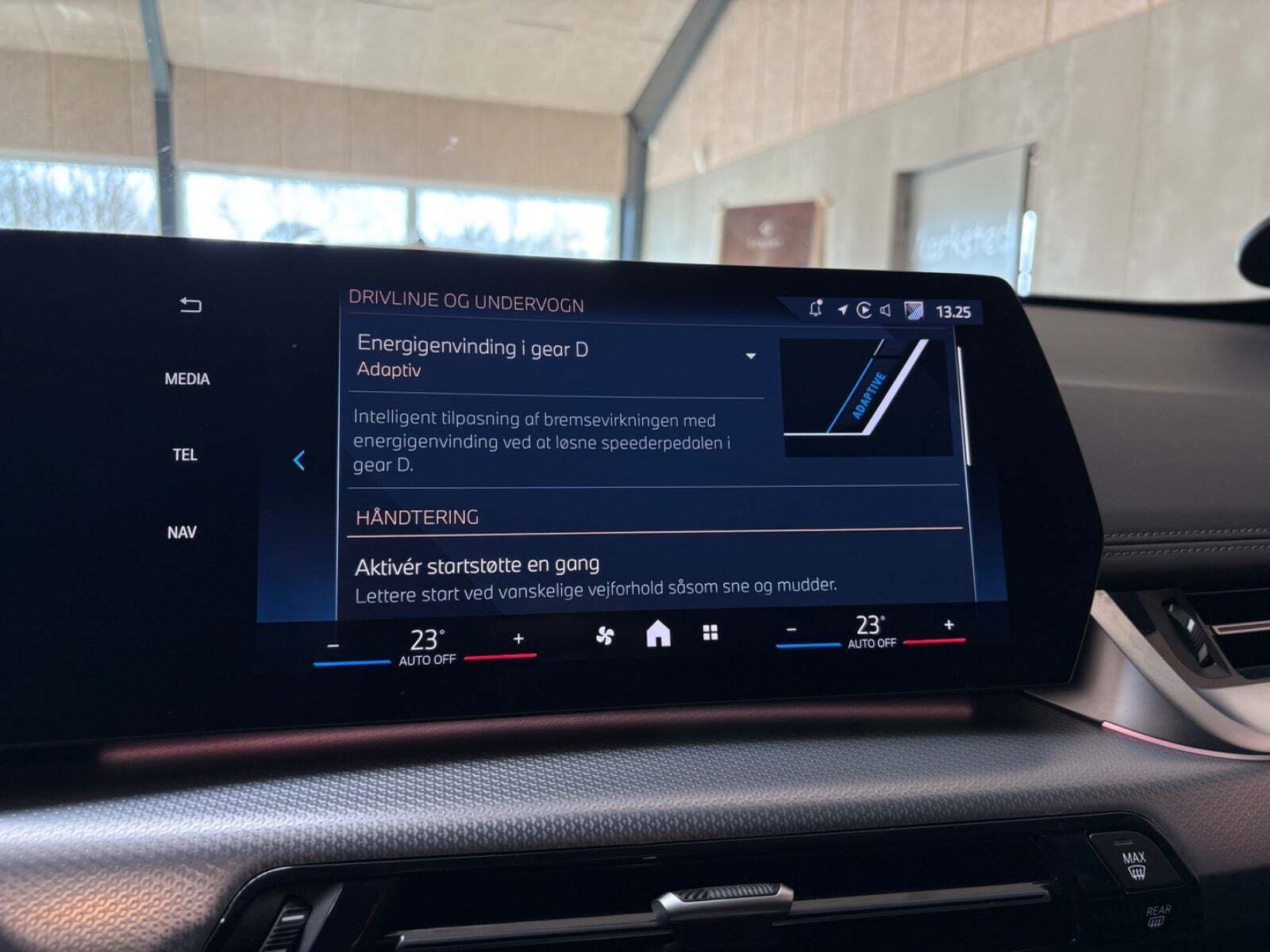 Grå BMW iX1 fra 2024