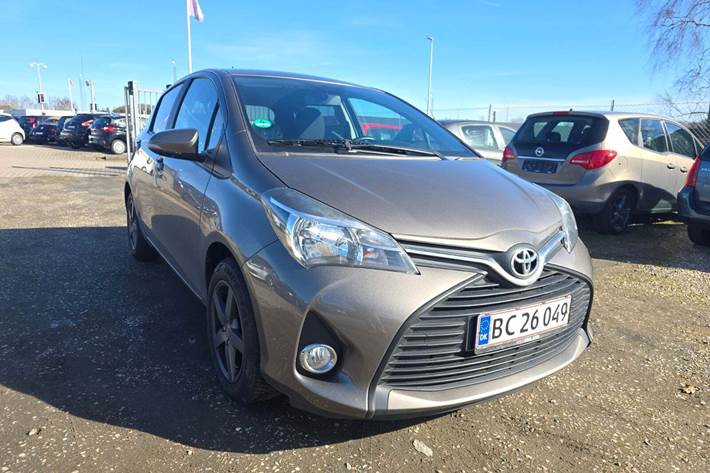 Sort Toyota Yaris fra 2015