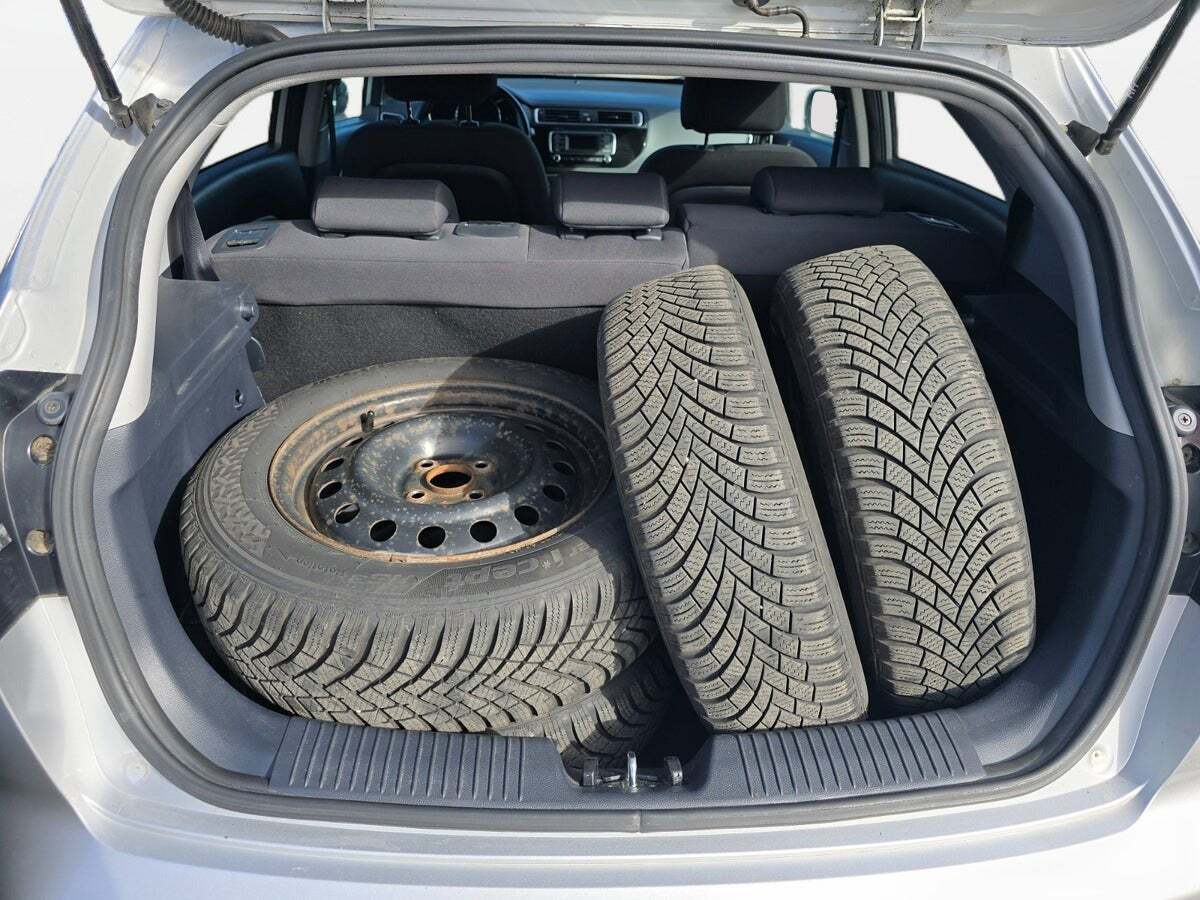 Sølv Kia Rio fra 2015