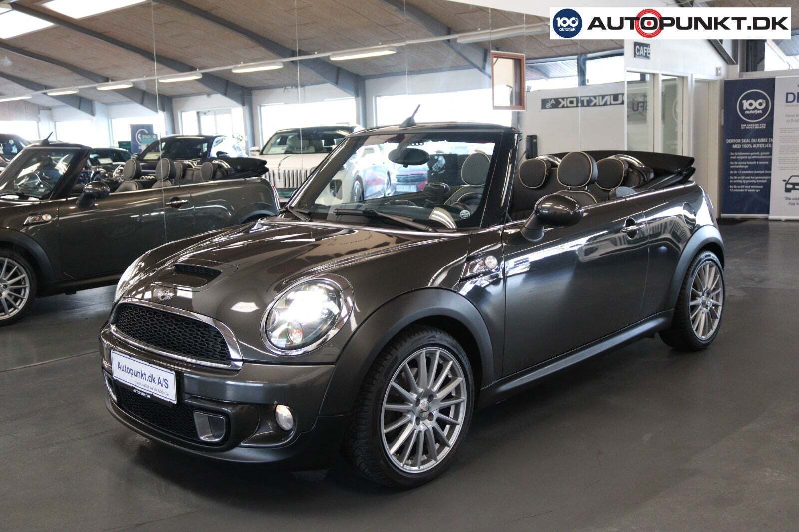 Grå Mini Cooper S fra 2011