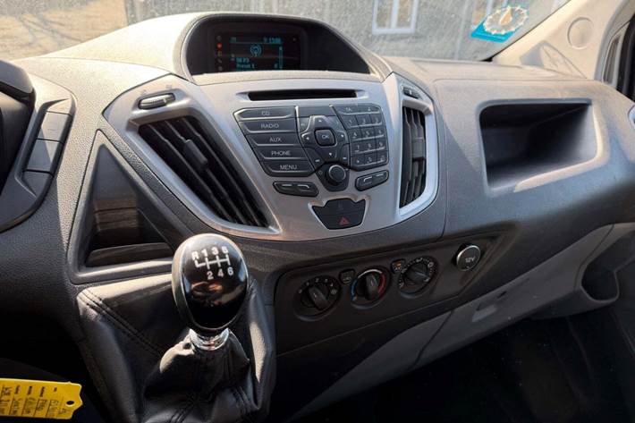 Sort Ford Transit Custom 270S fra 2015