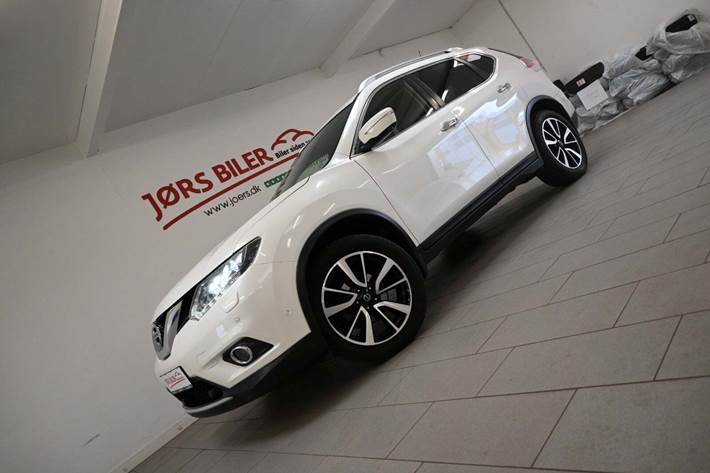 Hvid Nissan X-Trail fra 2016