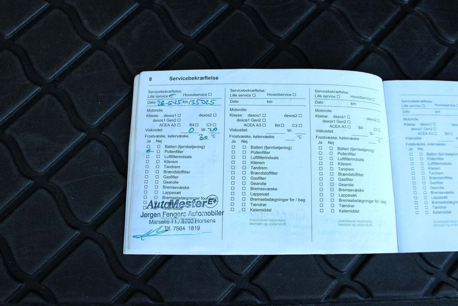 Blå Opel Astra fra 2019