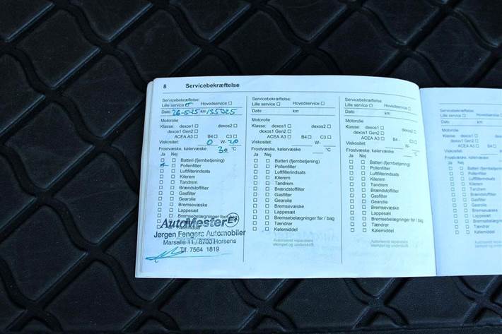 Blå Opel Astra fra 2019