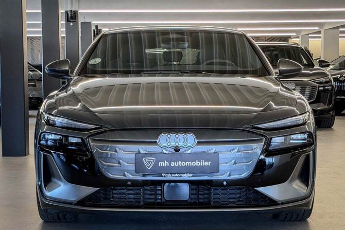 Grå Audi A6 e-tron fra 2025