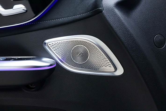 Grøn Mercedes EQE350 SUV fra 2025