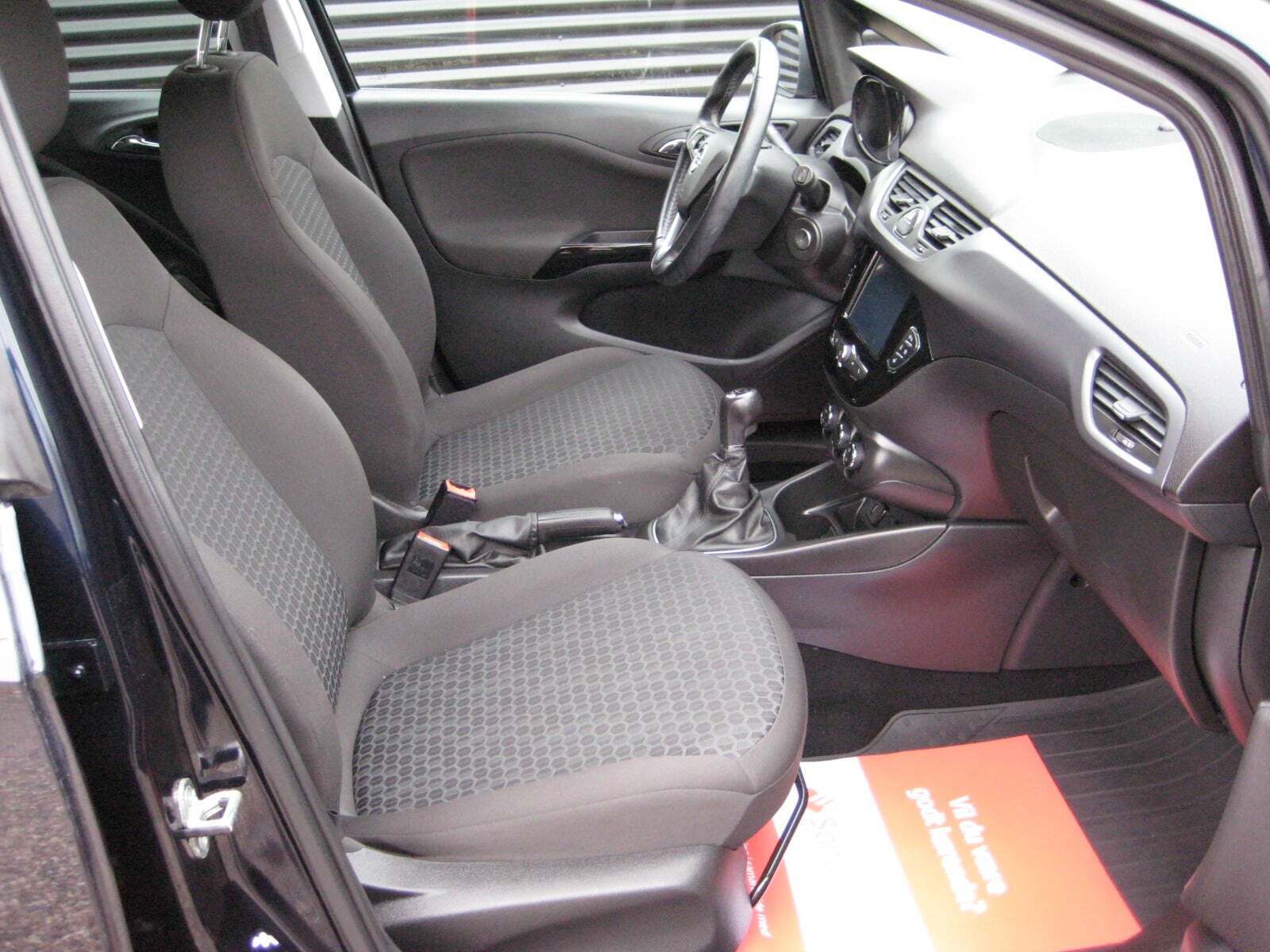 Blå Opel Corsa fra 2019
