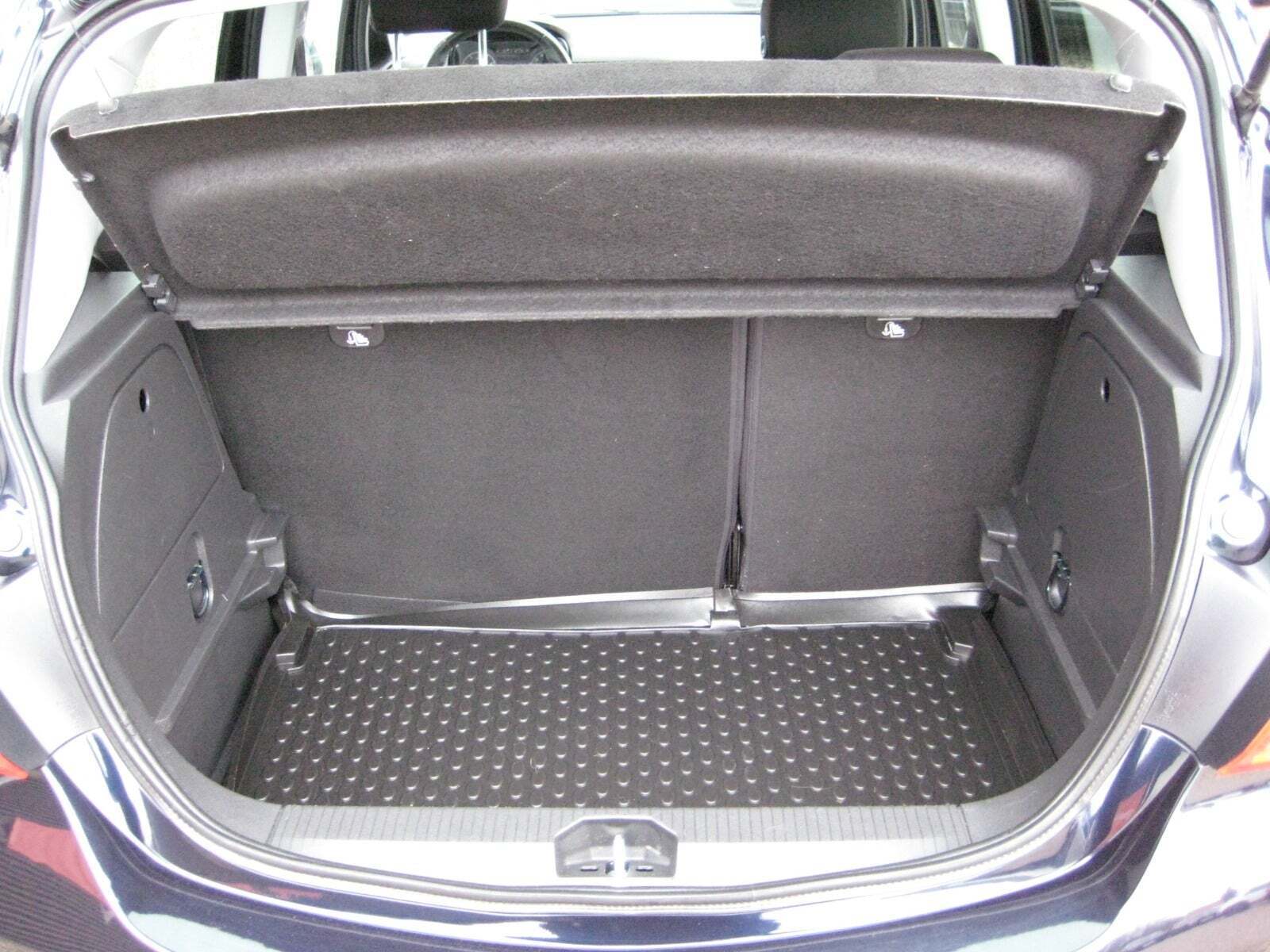 Blå Opel Corsa fra 2019