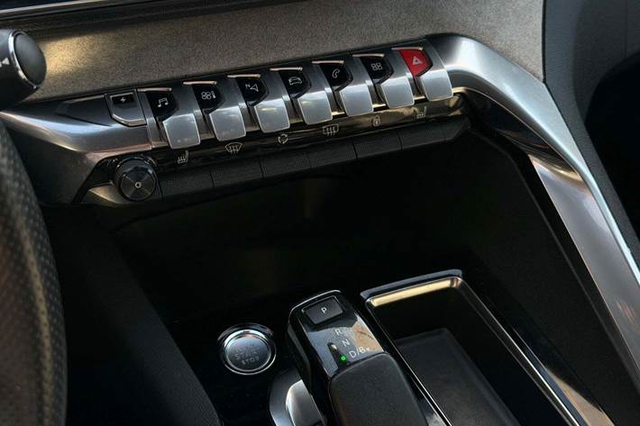 Sort Peugeot 3008 fra 2021