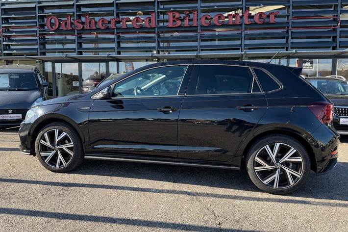 Sort VW Polo fra 2022