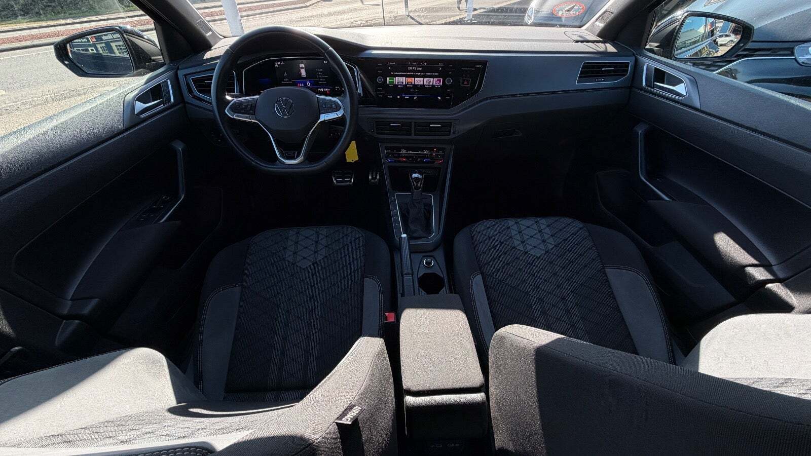 Sort VW Polo fra 2022