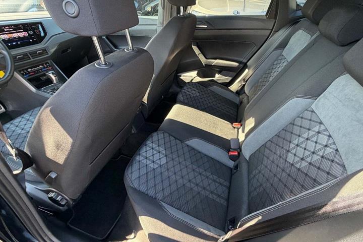 Sort VW Polo fra 2022