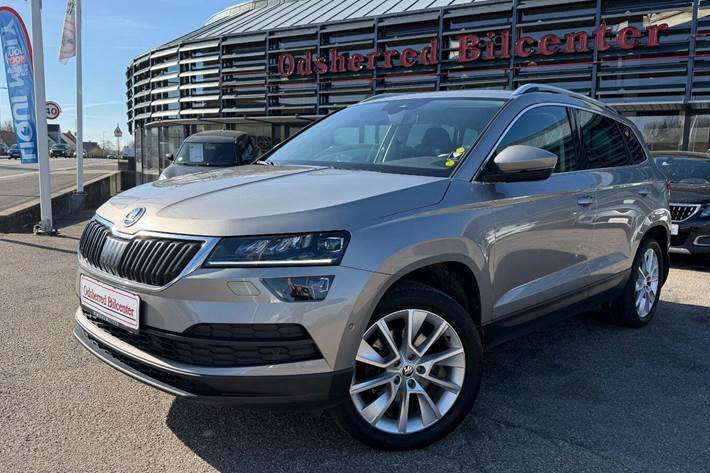 Orange Skoda Karoq fra 2018