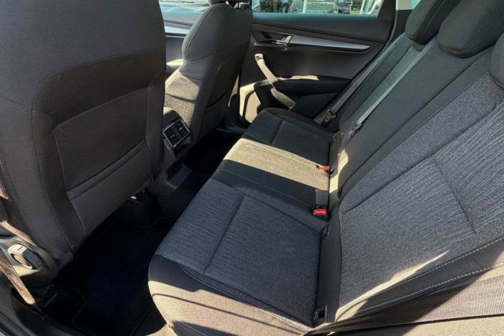 Orange Skoda Karoq fra 2018