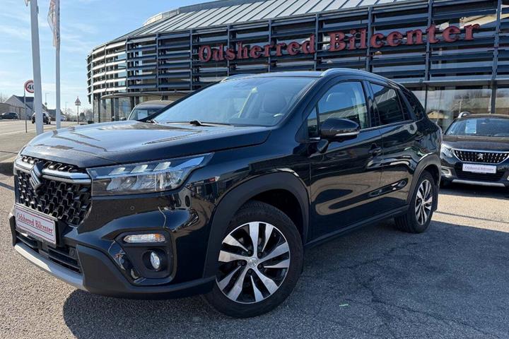Sort Suzuki S-Cross fra 2022 set udefra