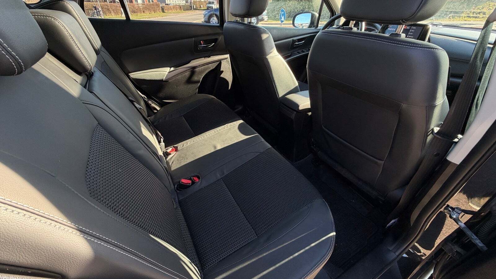 Sort Suzuki S-Cross fra 2022