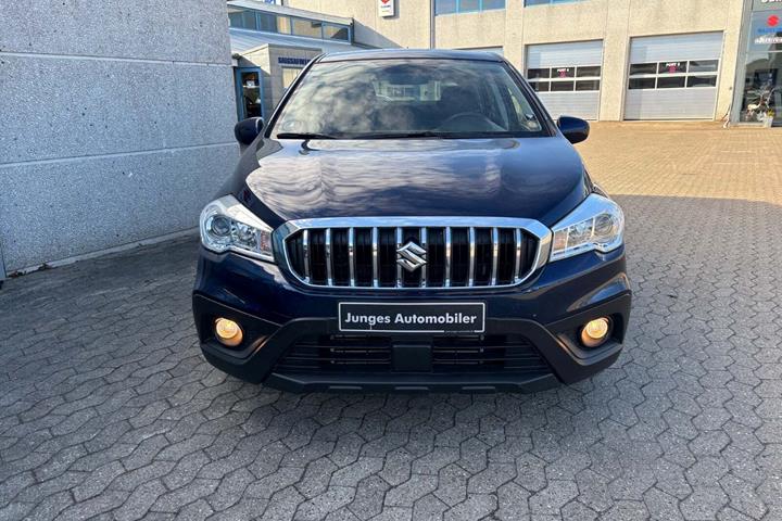 Blå Suzuki S-Cross fra 2017