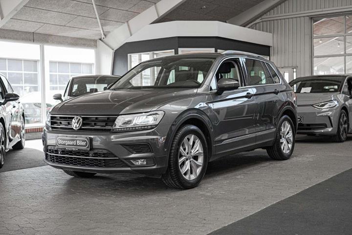 Grå VW Tiguan fra 2019