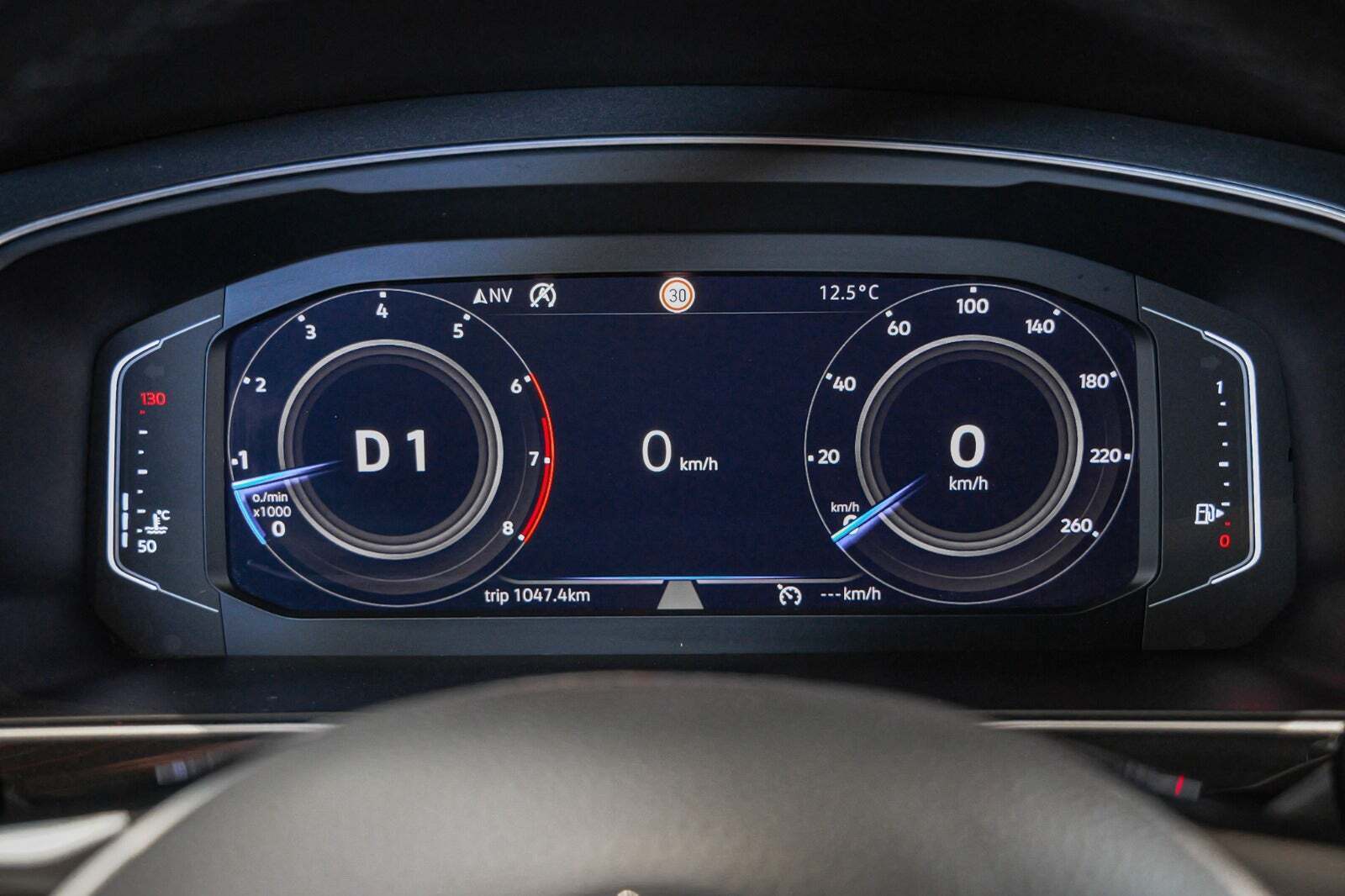 Grå VW Tiguan fra 2019