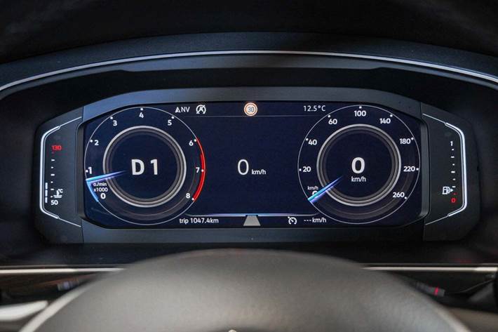 Grå VW Tiguan fra 2019