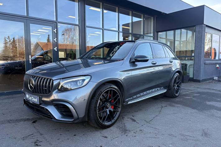 Grå Mercedes GLC63 fra 2017
