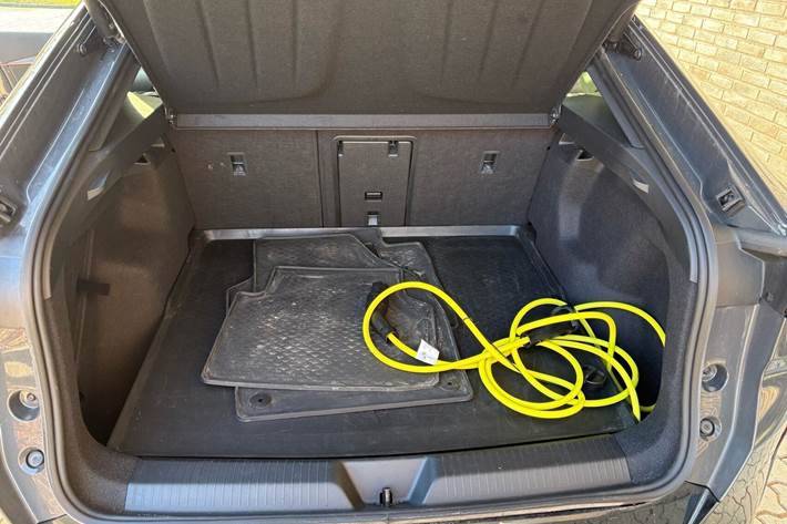 Grå Cupra Tavascan fra 2025