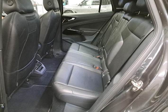 Grå VW ID.4 fra 2021