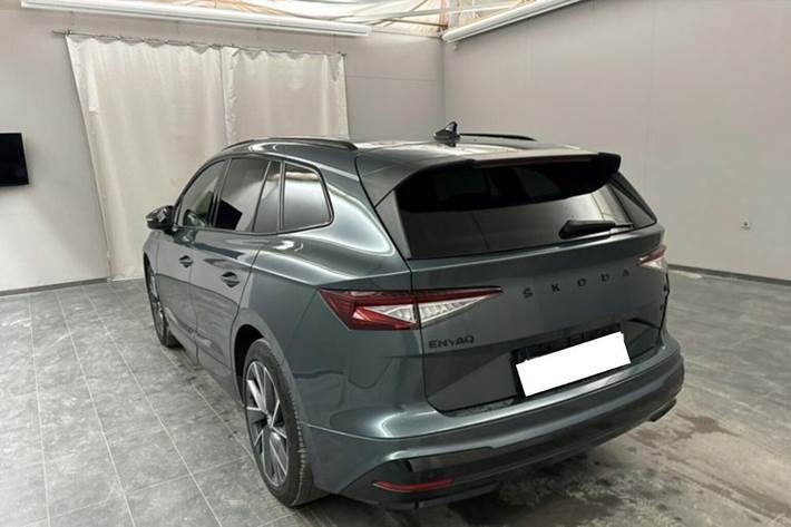 Grå Skoda Enyaq fra 2022
