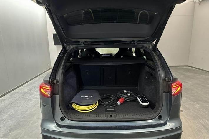 Grå Skoda Enyaq fra 2022